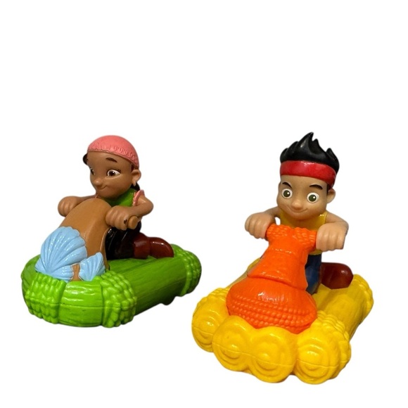 2011 Mattel Jake &The Neverland Pirates Jake & Izzy Water Raft Race Cars - Picture 1 of 9